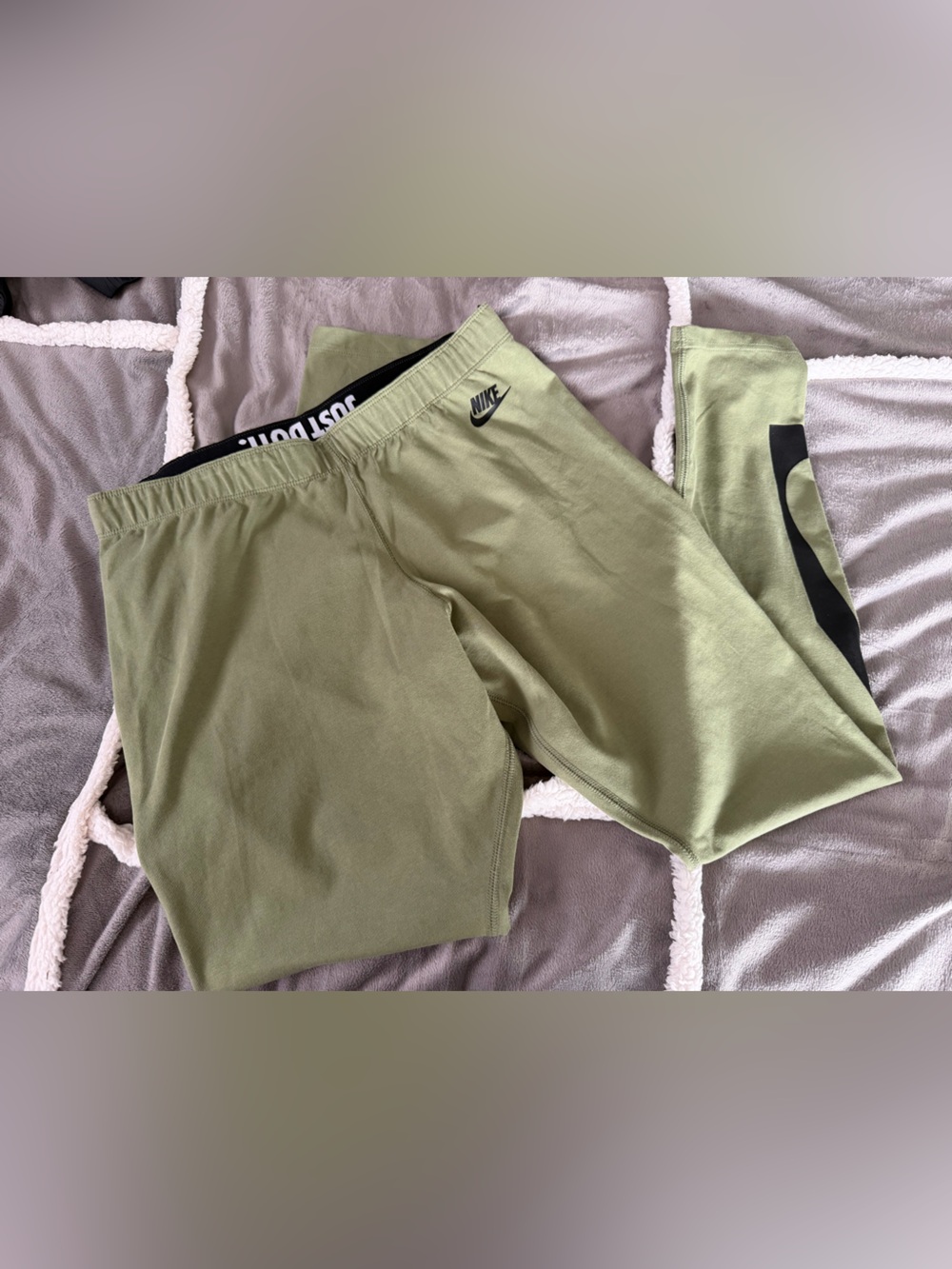 Light olive Nike leggings